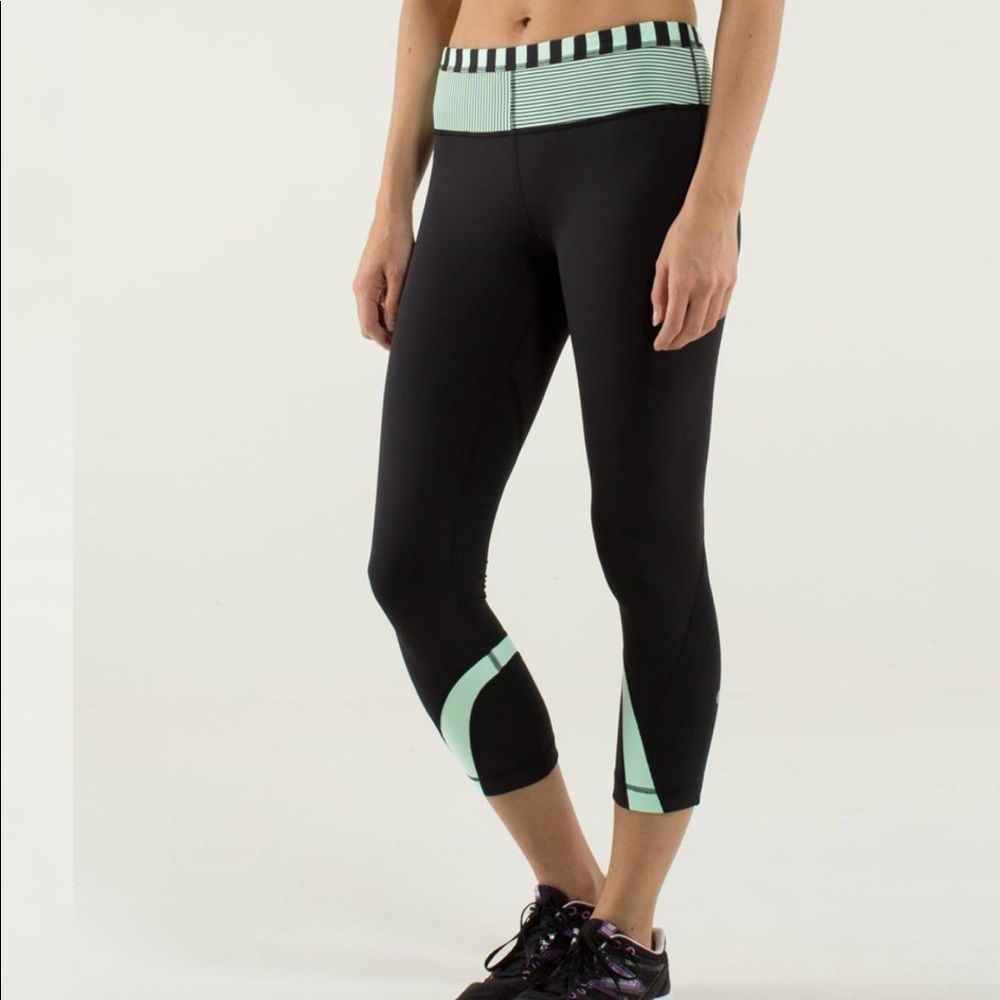 Lululemon Run: Inspire Crop II. Size 6.